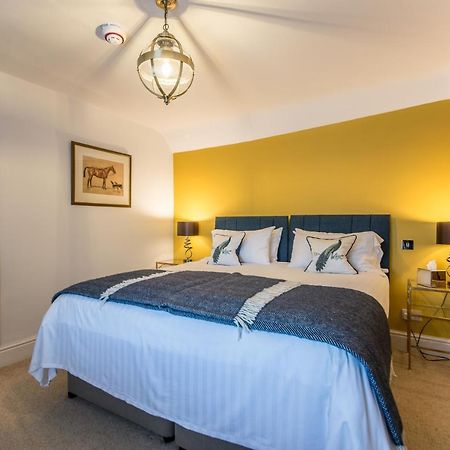 Отель Marlborough Arms Вудсток Экстерьер фото