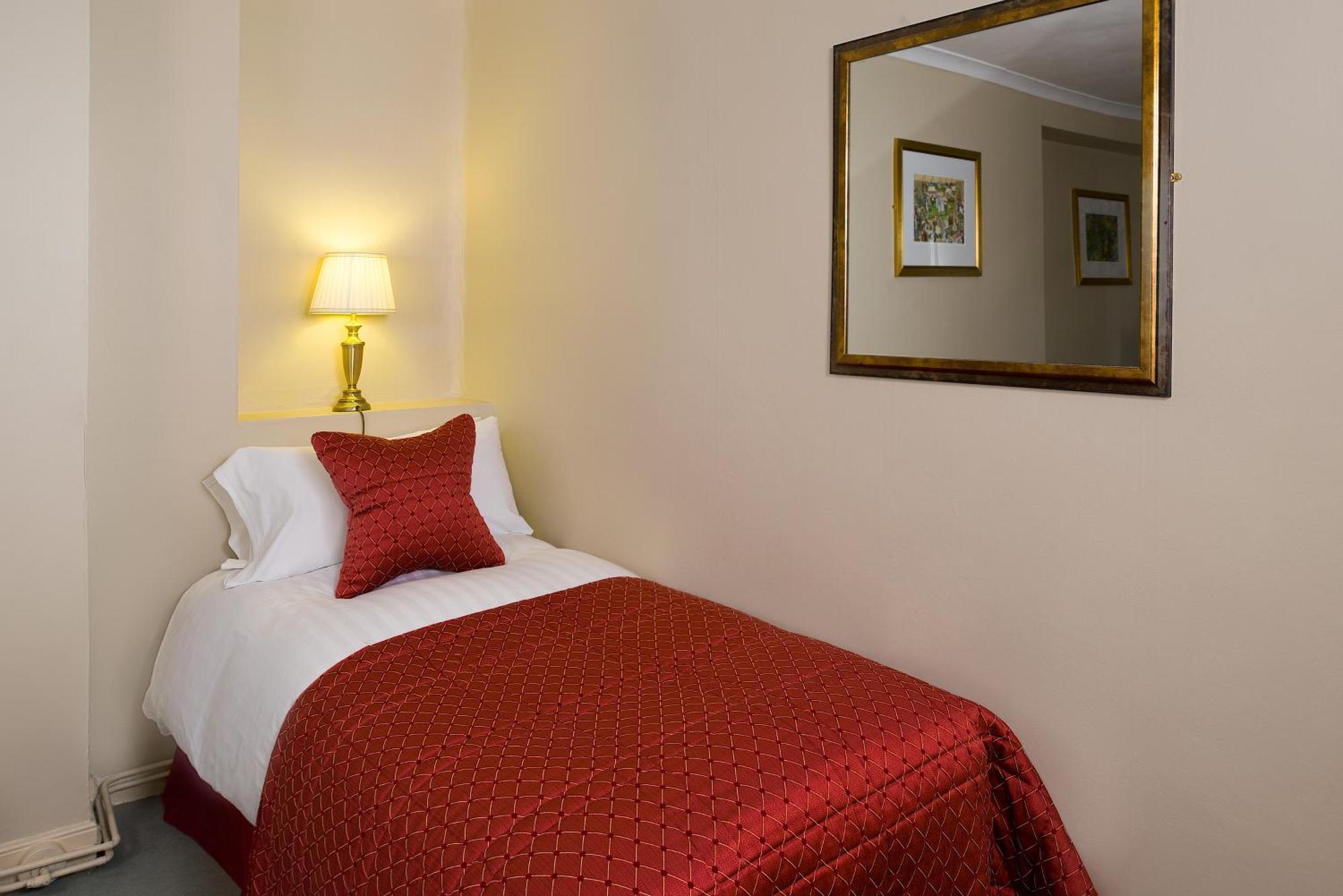 Отель Marlborough Arms Вудсток Номер фото