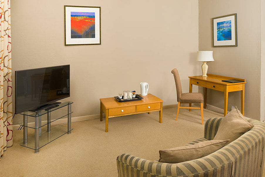 Отель Marlborough Arms Вудсток Экстерьер фото
