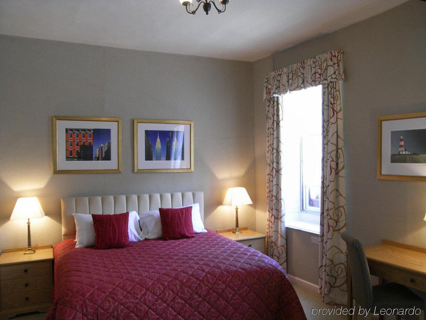 Отель Marlborough Arms Вудсток Экстерьер фото