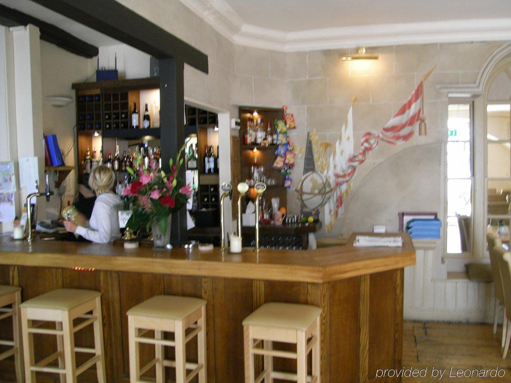 Отель Marlborough Arms Вудсток Экстерьер фото