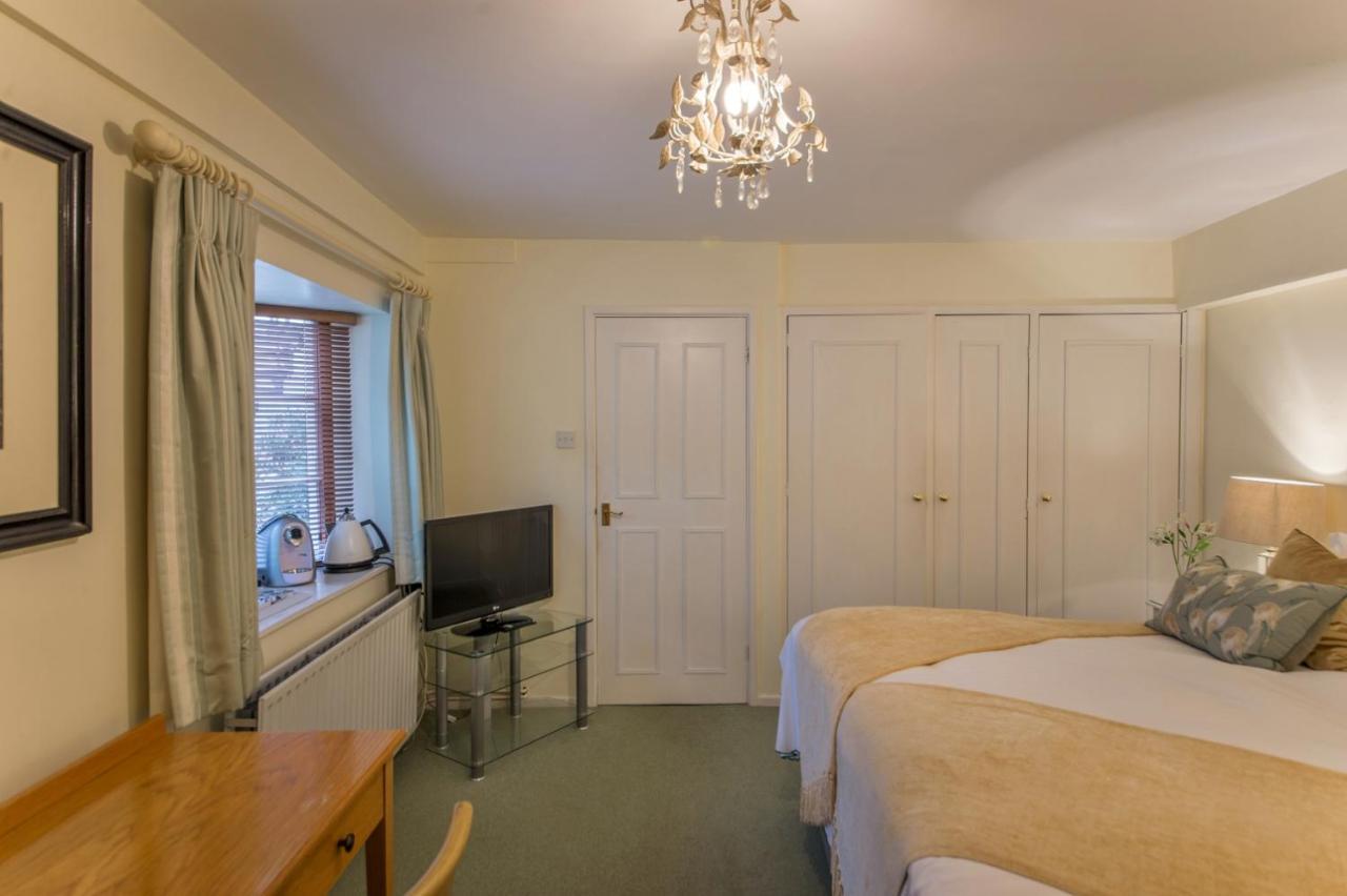 Отель Marlborough Arms Вудсток Экстерьер фото