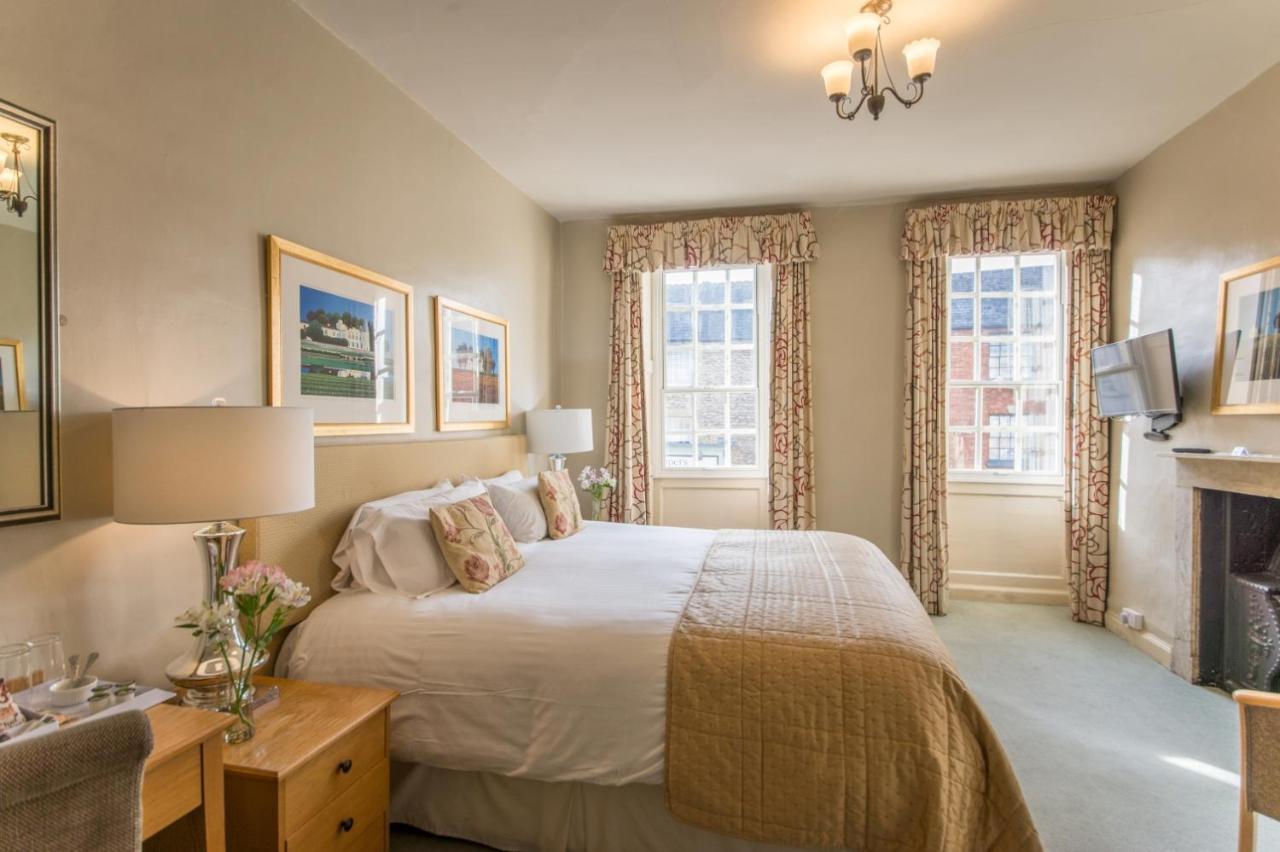 Отель Marlborough Arms Вудсток Экстерьер фото