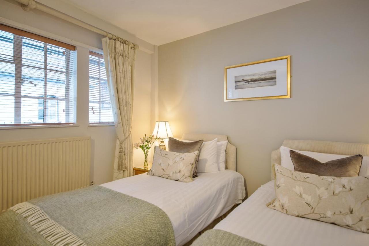 Отель Marlborough Arms Вудсток Экстерьер фото