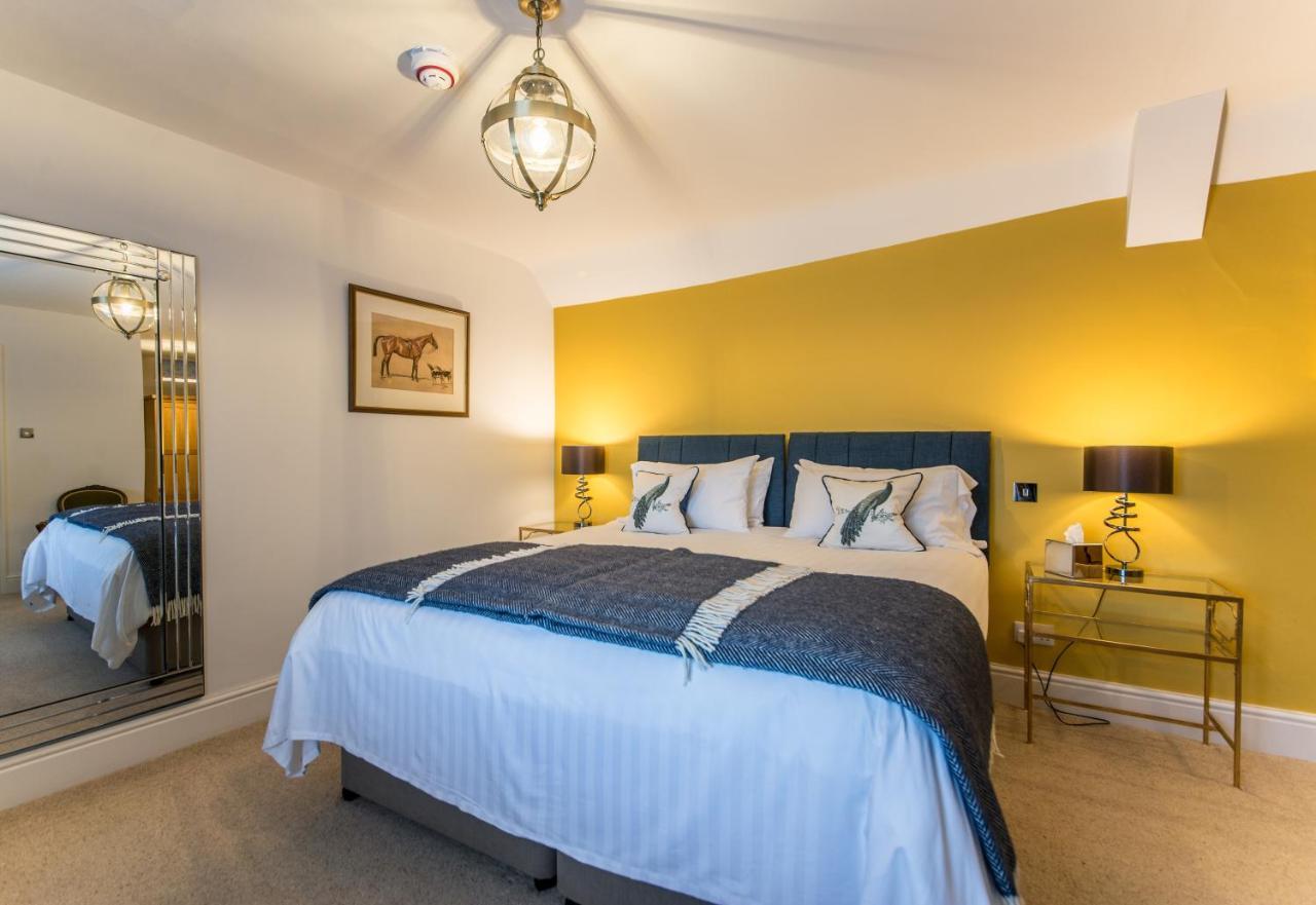 Отель Marlborough Arms Вудсток Экстерьер фото